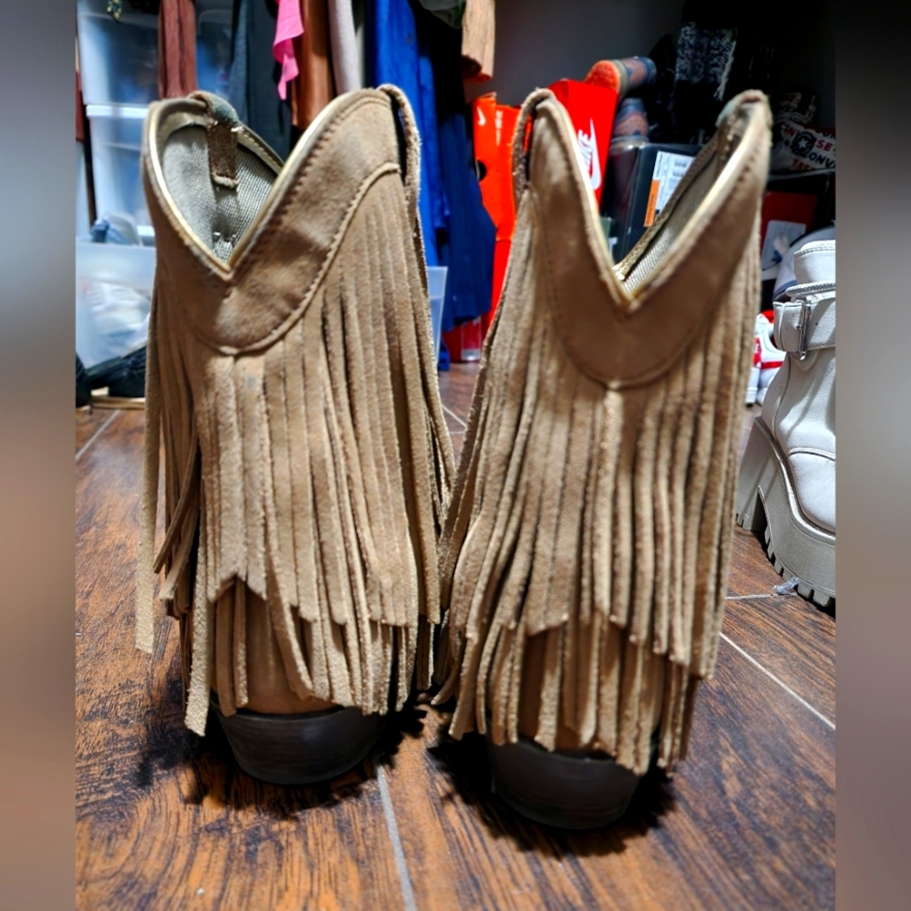 Arias Flaired Booties